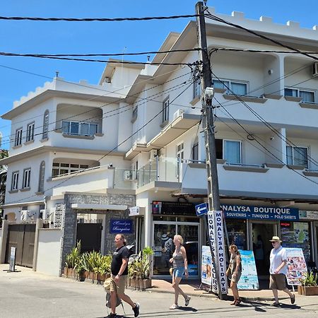 Monalysa Holidays Grand-Baie Exterior photo