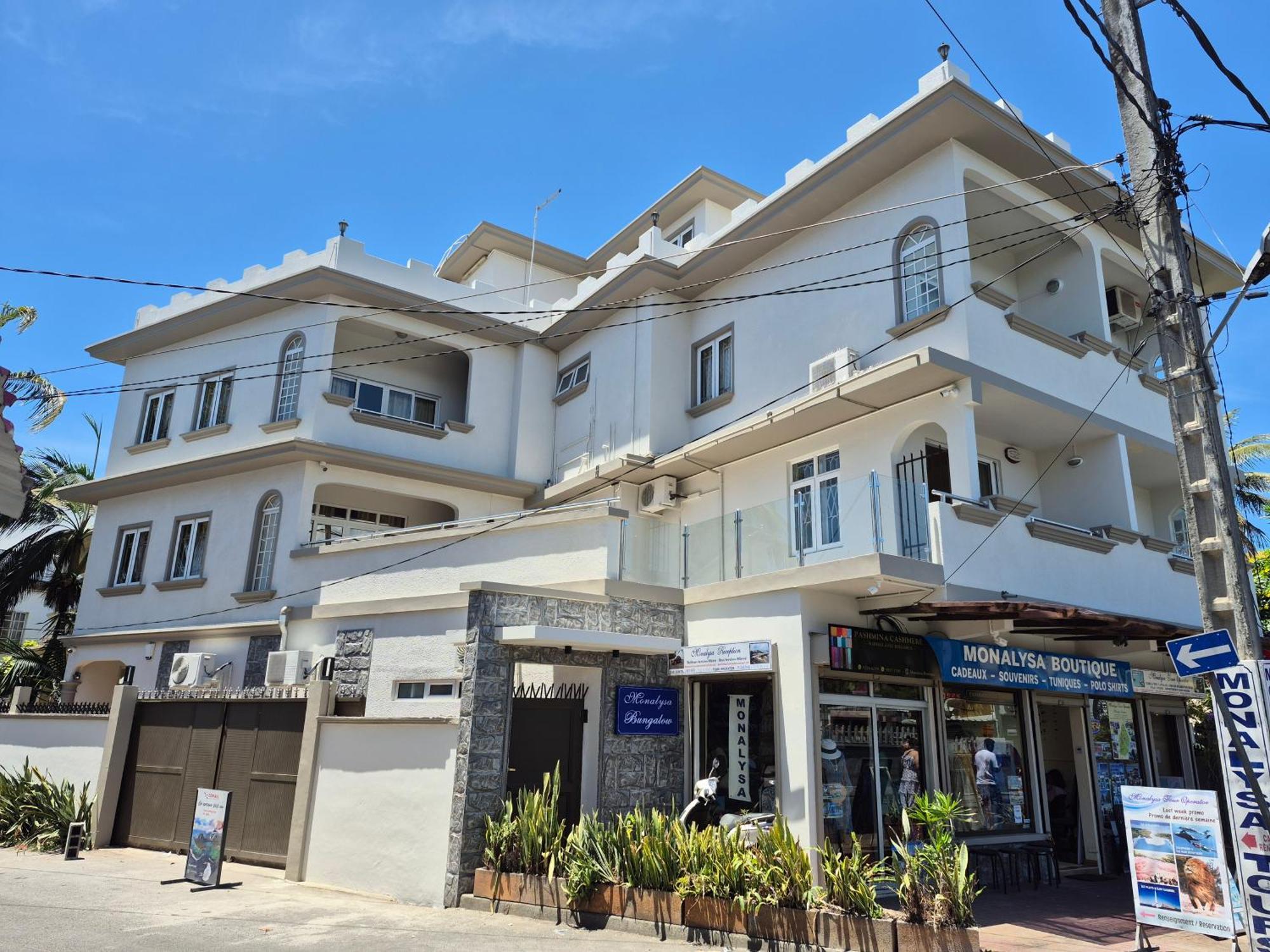 Monalysa Holidays Grand-Baie Exterior photo