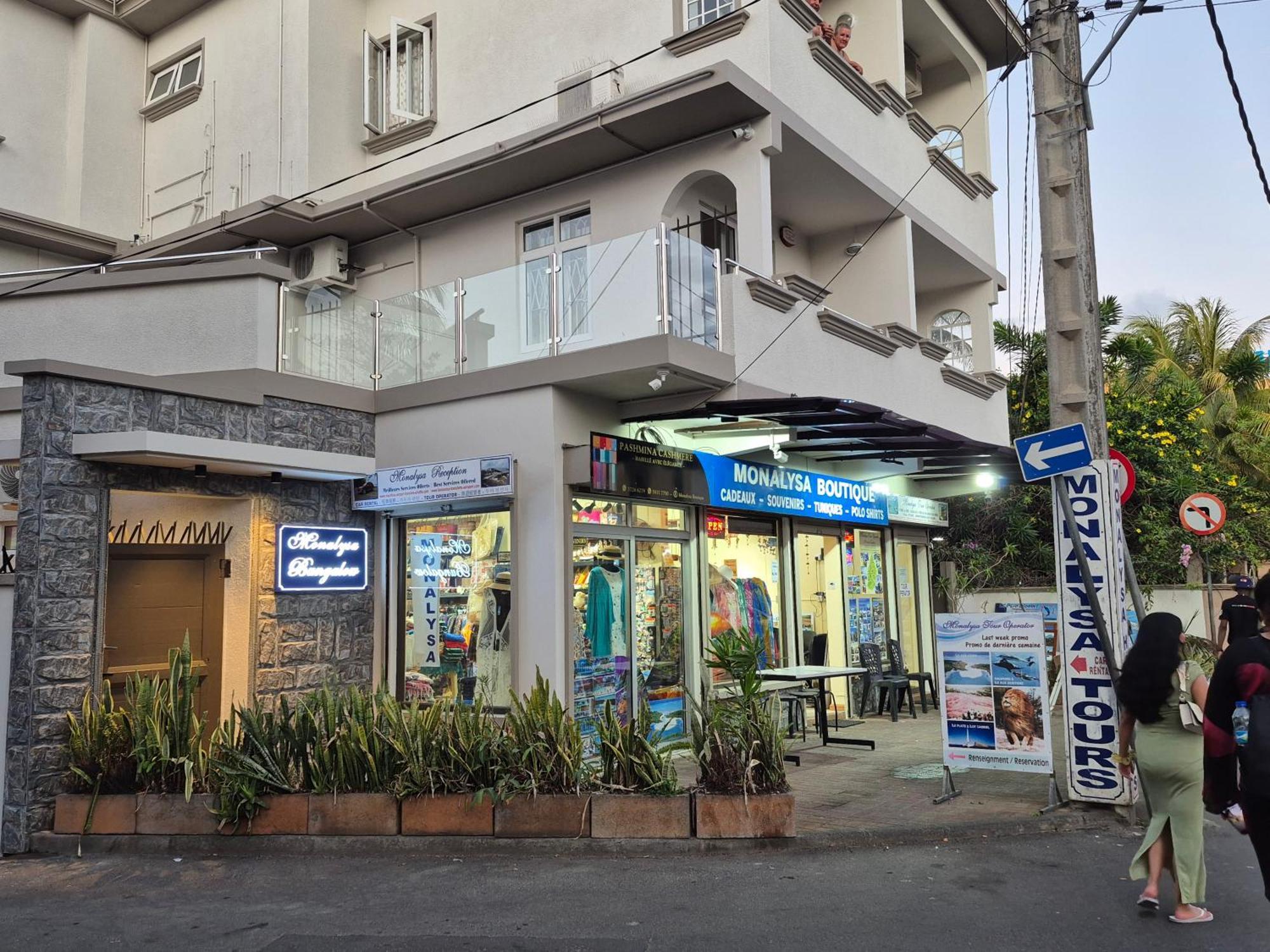 Monalysa Holidays Grand-Baie Exterior photo
